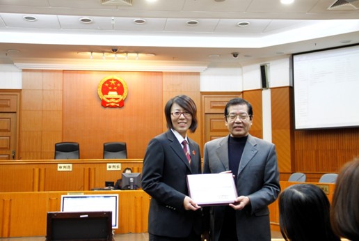 律师方向研究生观摩庭审活动成功举行