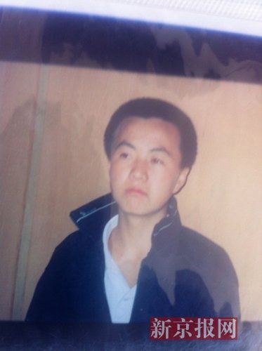 受访者小舅子，死时25岁，生前开出租。家属供图